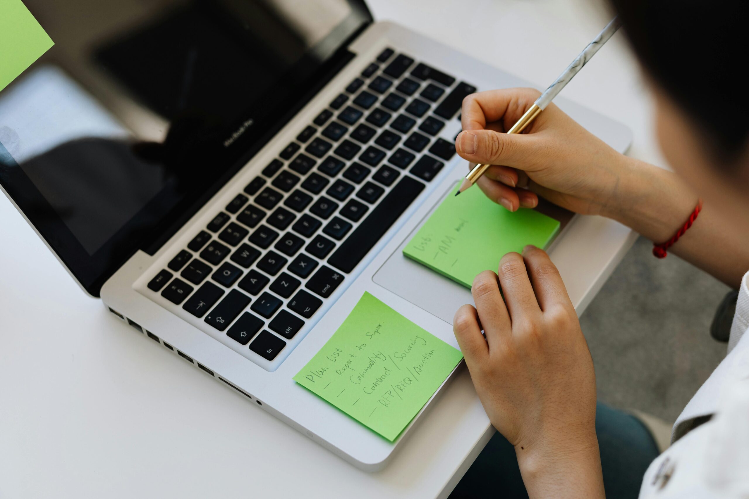 Why Disconnected To-Do Lists Are Slowing You Down (And How to Fix It)